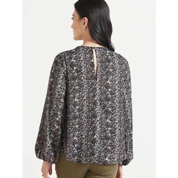 Evereve Allison Joy NWOT Harper Volume Sleeve blouse Peasant Sleeve snakeskin - Picture 3 of 8